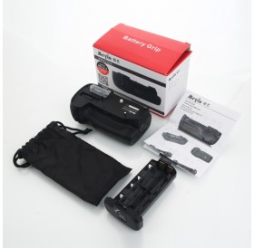 Meyin MB-D15 Battery Grip for Nikon D7100 Black